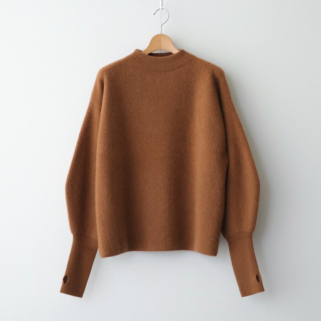 CASHMERE FOX FINGERHOLE BOAT NECK #CAMEL [BN-25FL-041] – Diffusion