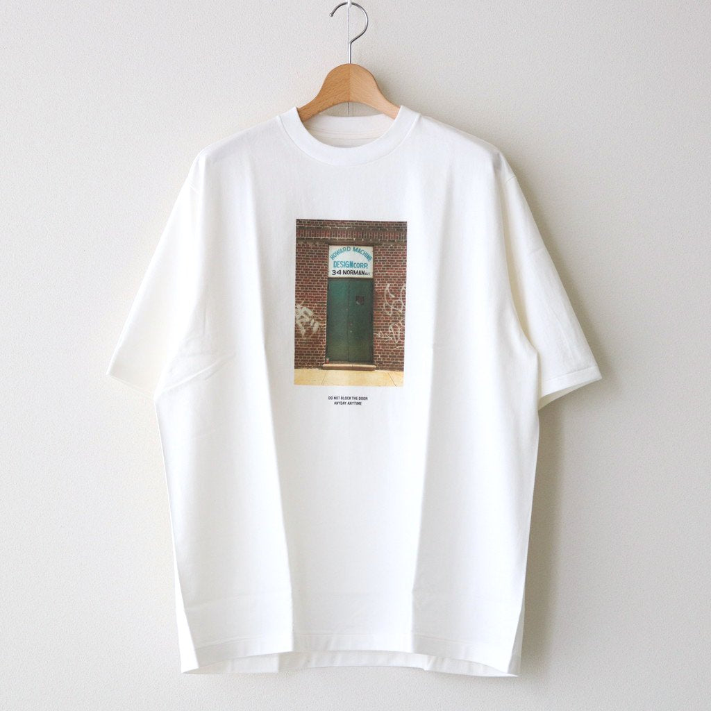 TEE S/S YUJI TAKEUCHI DOOR 34 NURMAN AVE #WHITE [M23A-20CS02B] _