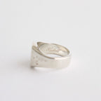 NADALL SQUARE SIGNET RING / HAMMERED #SILVER/WHITE FINISH [OJ-AC01]