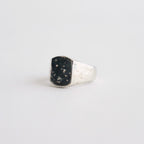 NADALL SQUARE SIGNET RING / HAMMERED #SILVER/WHITE FINISH [OJ-AC01]