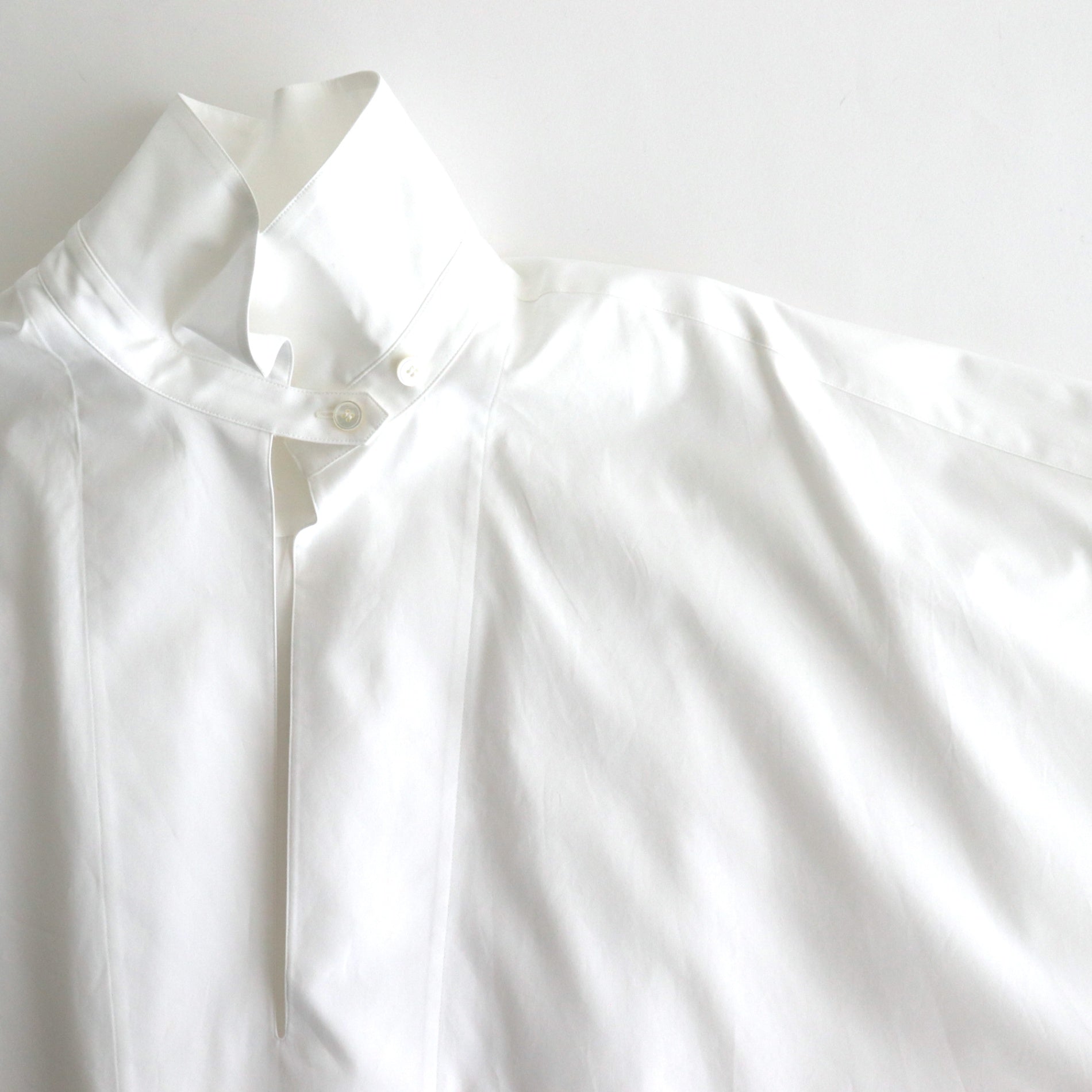 BOURRIENNE COTTON TYPEWRITER PONCHO SH / MA #WHITE [16851 50112]