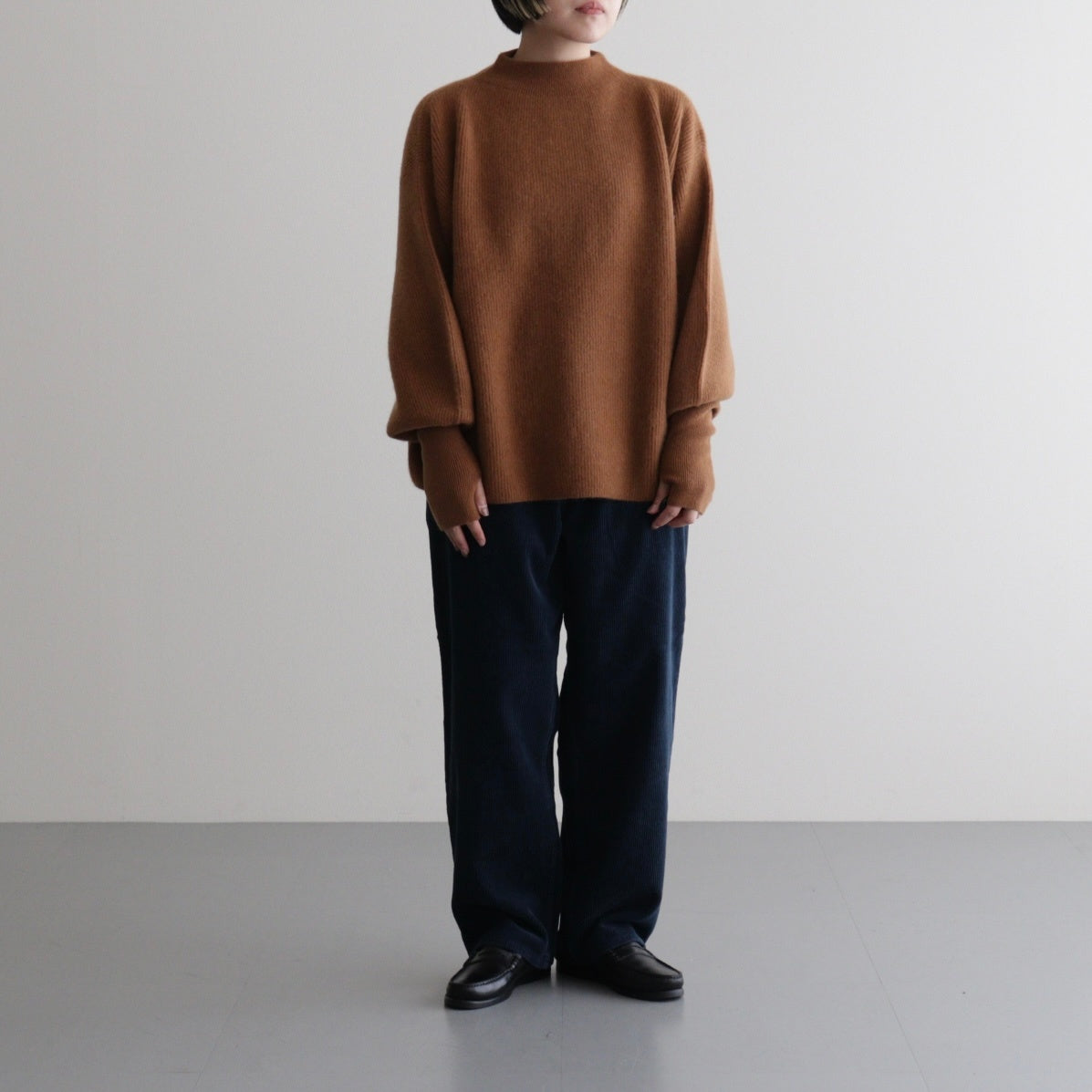 CASHMERE FOX FINGERHOLE BOAT NECK #CAMEL [BN-25FL-041]