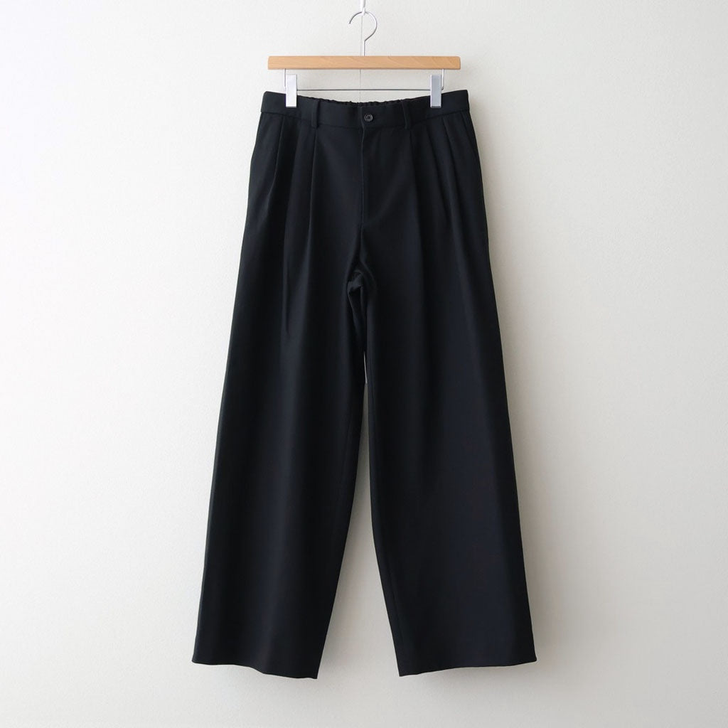 TRIPLE PLEATED WIDE TROUSERS #BLACK [A26A93PT03C]
