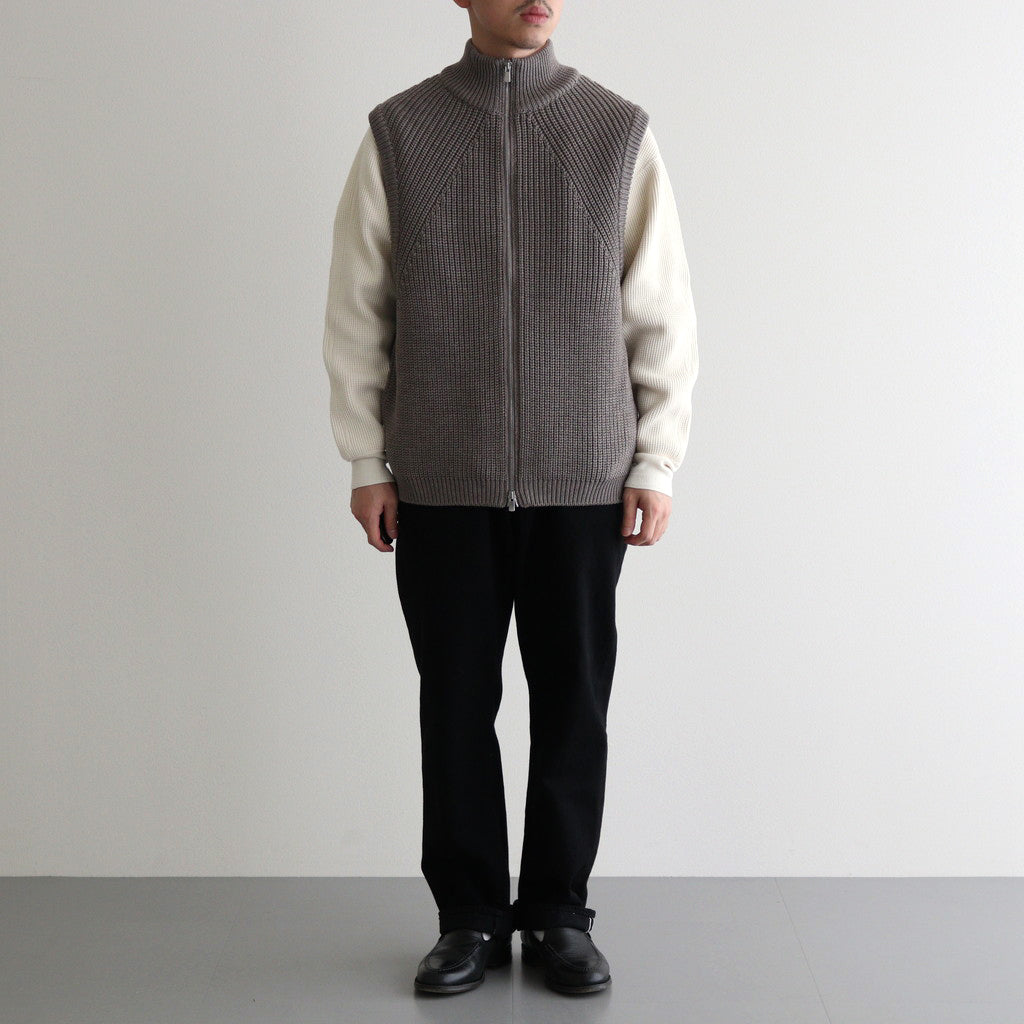 SIGNATURE DRIVERS VEST #GREIGE [BN-24FM-040] – Diffusion