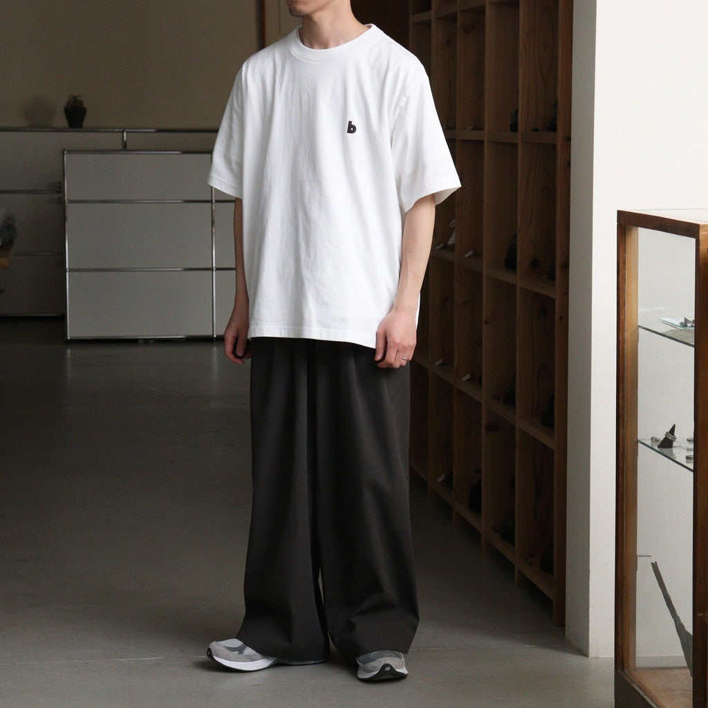 b Patch Tee WIDE #White×Charcoal [bROOTS25S34S26C]