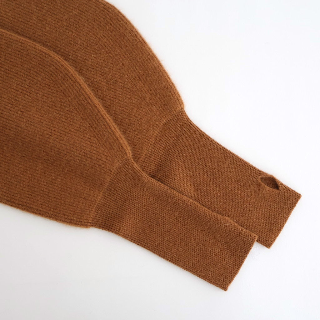 CASHMERE FOX FINGERHOLE BOAT NECK #CAMEL [BN-25FL-041]
