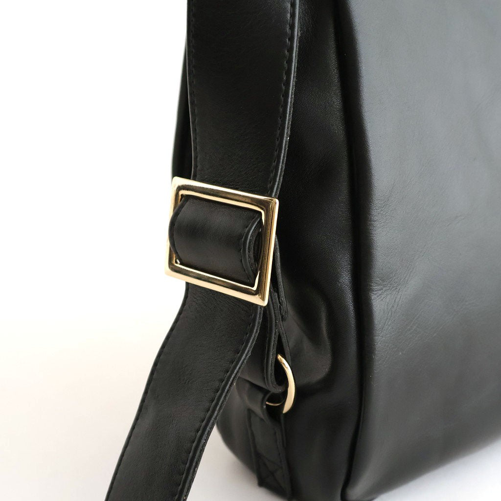 FLAP SHOULDER BAG M #BLACK [BG-30-C-COW-5]