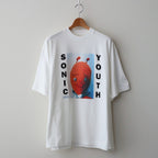 diRty Print Tee WIDE #White [bROOTS24S34SONIC7]