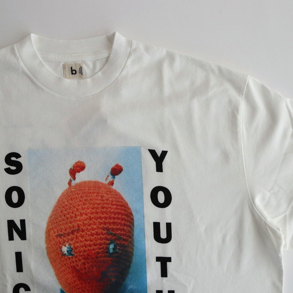 diRty Print Tee WIDE #White [bROOTS24S34SONIC7]