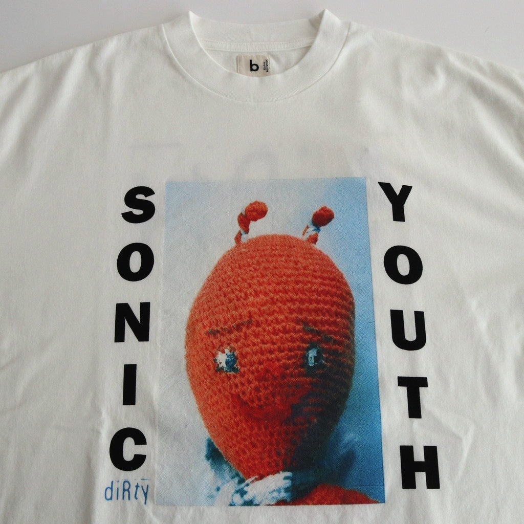 diRty Print Tee WIDE #White [bROOTS24S34SONIC7]