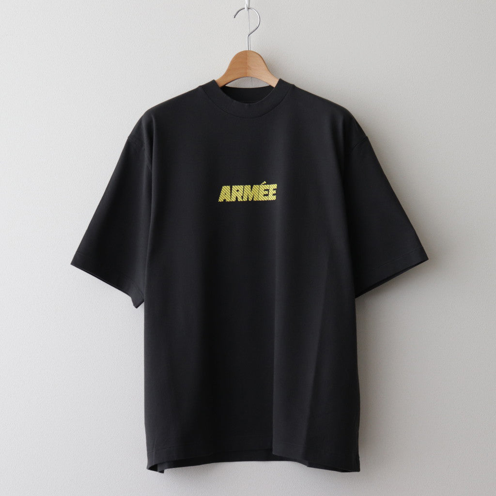 ARMEE Print Tee WIDE #InkBlack×Yellow-Reflector [bROOTS24S34C]
