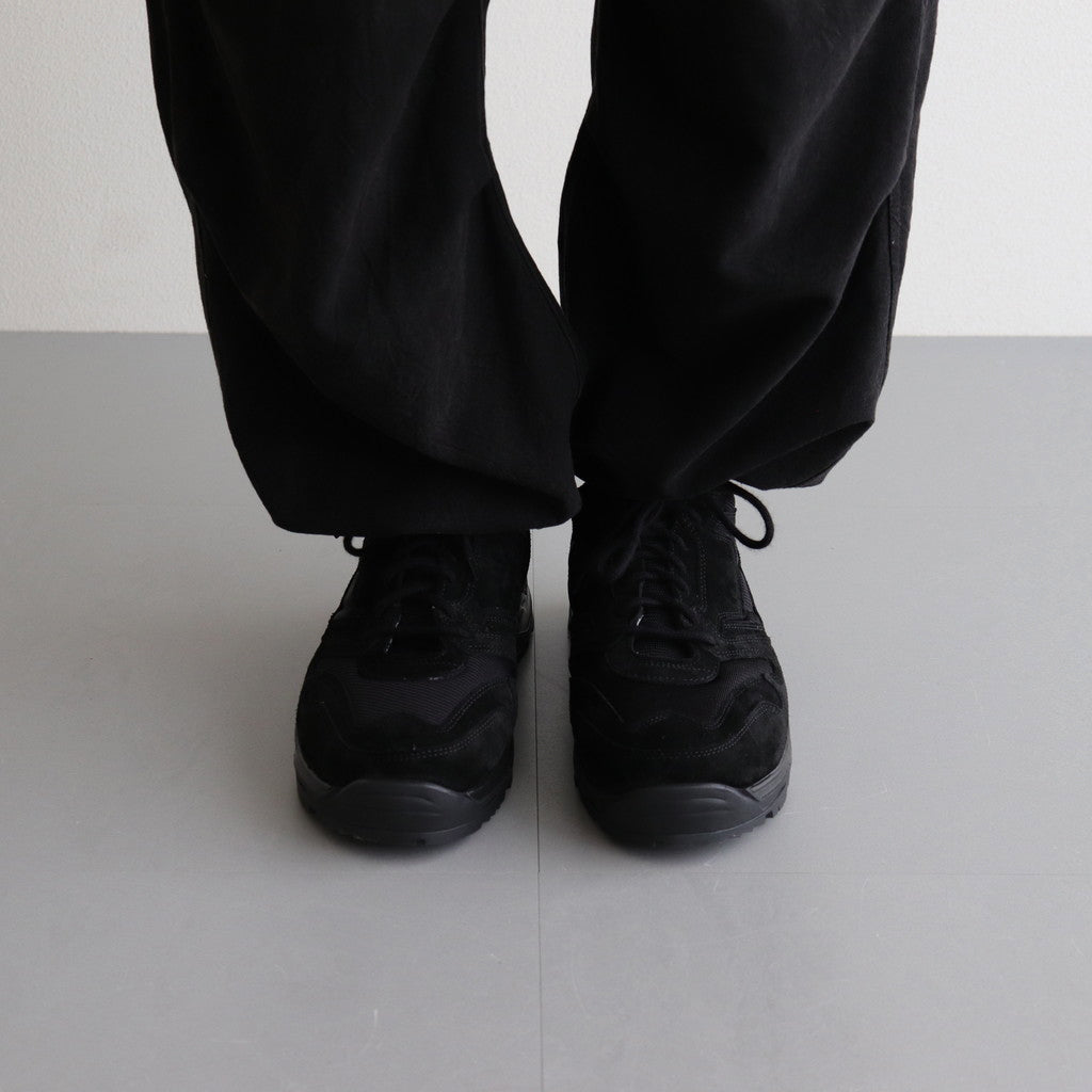 BRITISH MILITARY TRAINER #BLACK [1833CS]