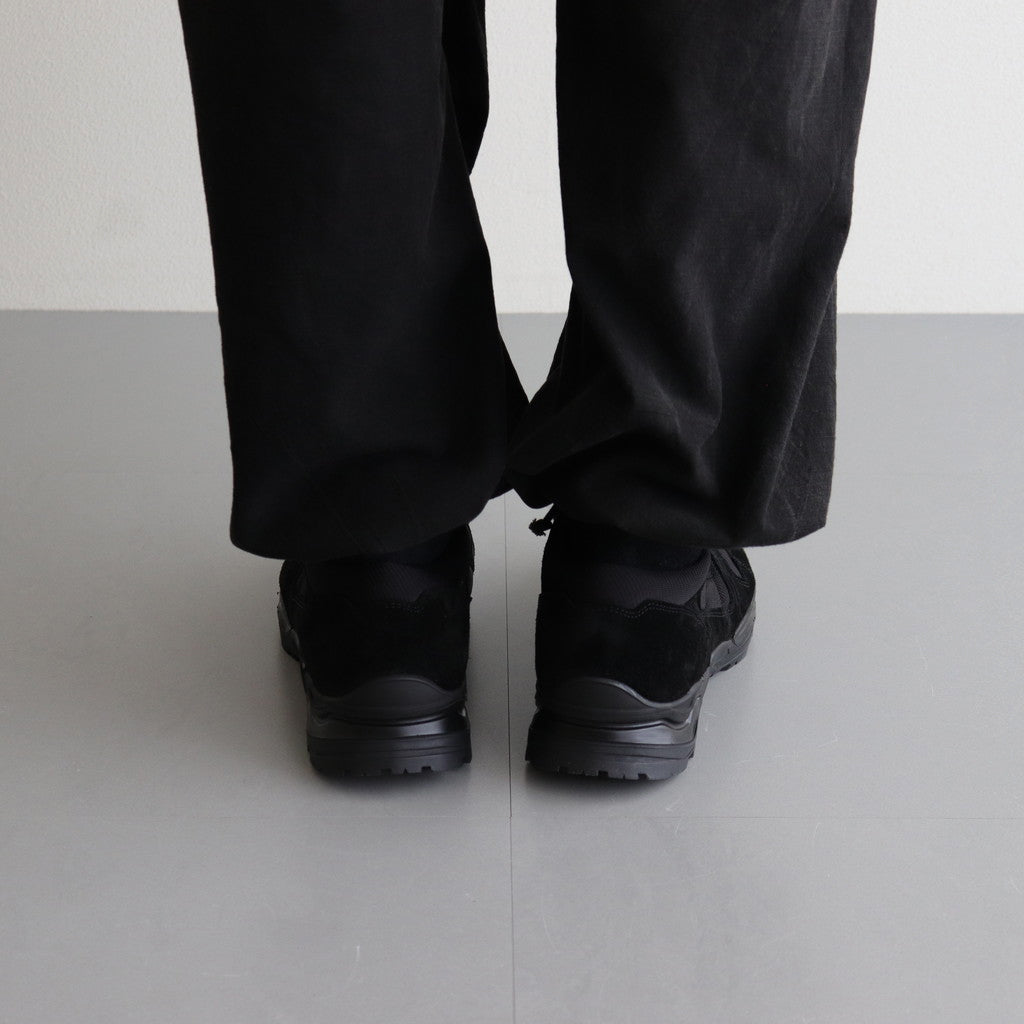 BRITISH MILITARY TRAINER #BLACK [1833CS]