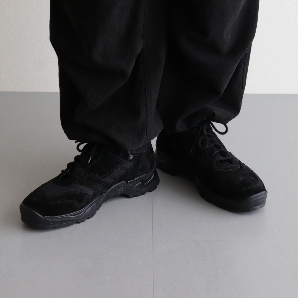 BRITISH MILITARY TRAINER #BLACK [1833CS]