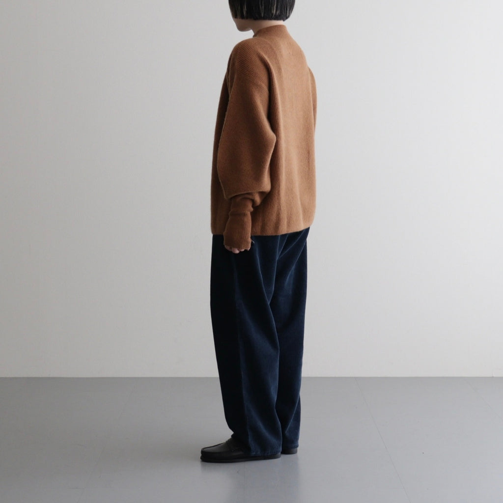 CASHMERE FOX FINGERHOLE BOAT NECK #CAMEL [BN-25FL-041]