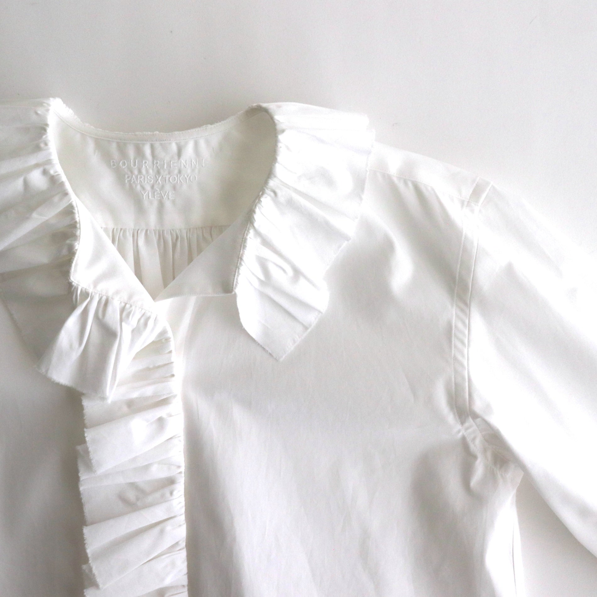 BOURRIENNE COTTON TYPEWRITER RUFFLE BL / NAMI #WHITE [16851 50110]