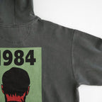 1984 PRINT PIGMENT HOODIE #CHARCOAL [DNA26T04]