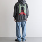 1984 PRINT PIGMENT HOODIE #CHARCOAL [DNA26T04]
