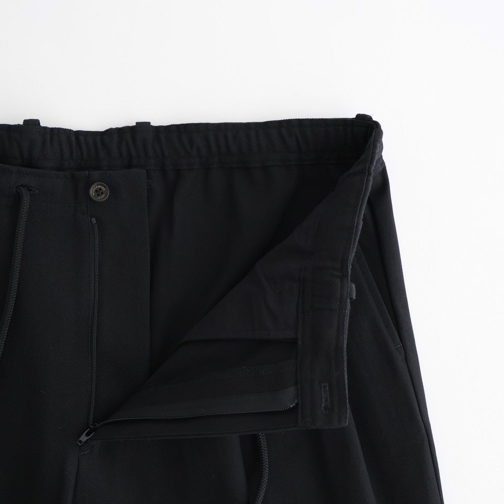 DOUBLE PLEATED EASY TROUSERS #BLACK [A26A93PT02C]