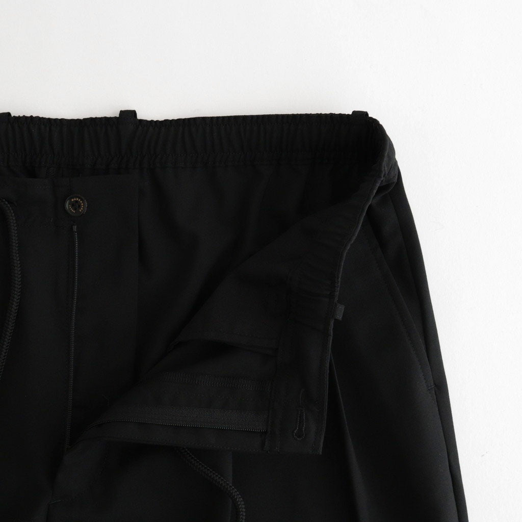 DOUBLE PLEATED EASY TROUSERS #BLACK [A26A15PT02C]