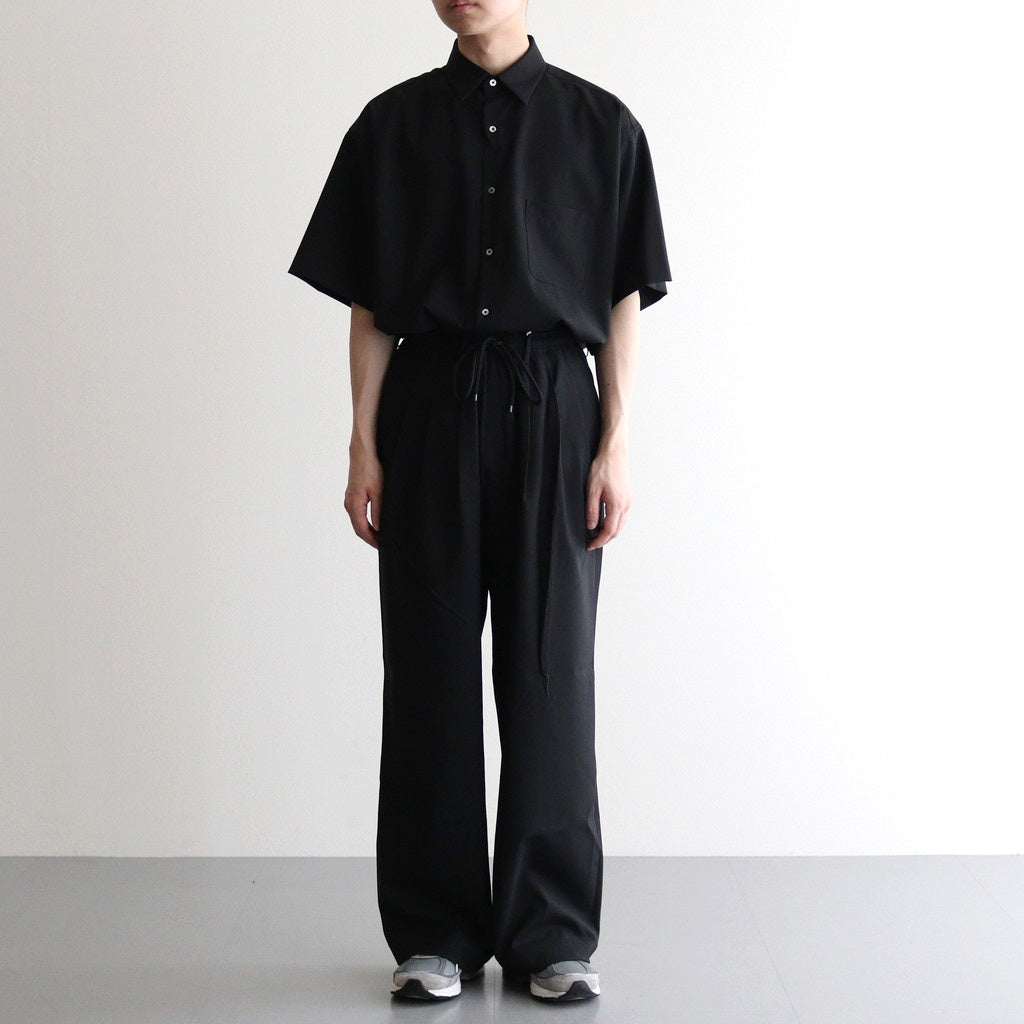 TRIPLE PLEATED EASY TROUSERS #BLACK [A25B03PT01C]