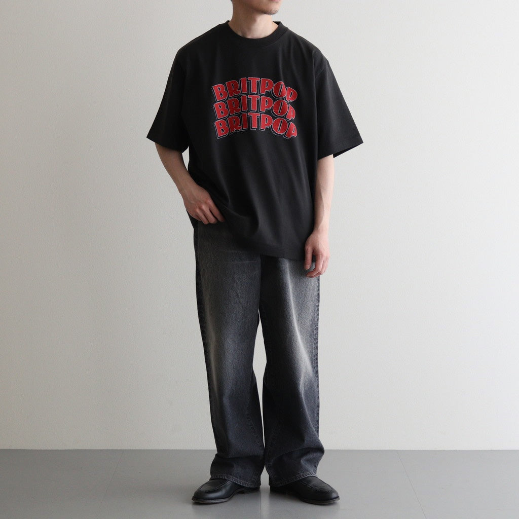 BRITPOP Print Tee WIDE #InkBlack×Red-PT [bROOTS25S34A]