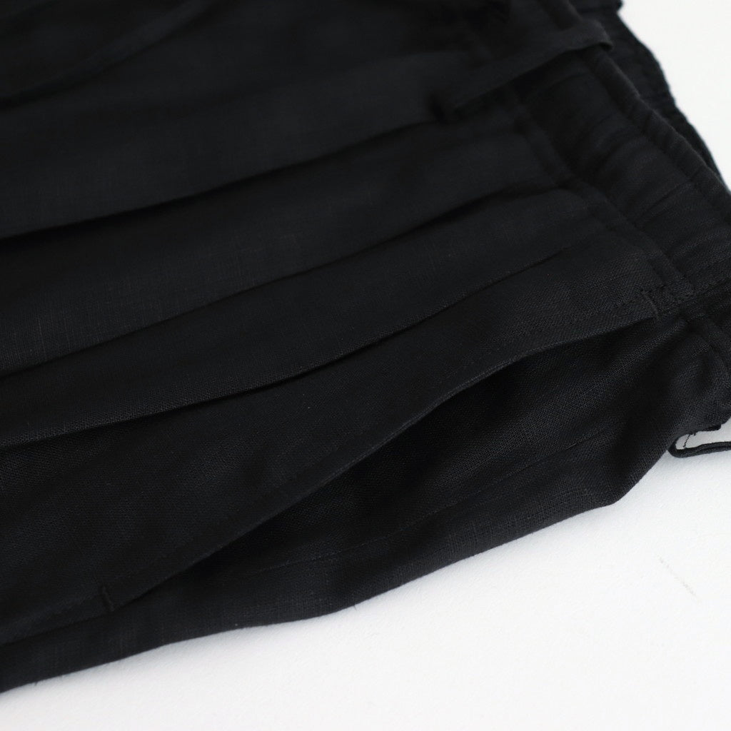 TRIPLE PLEATED EASY TROUSERS #BLACK [A25A16PT01C]