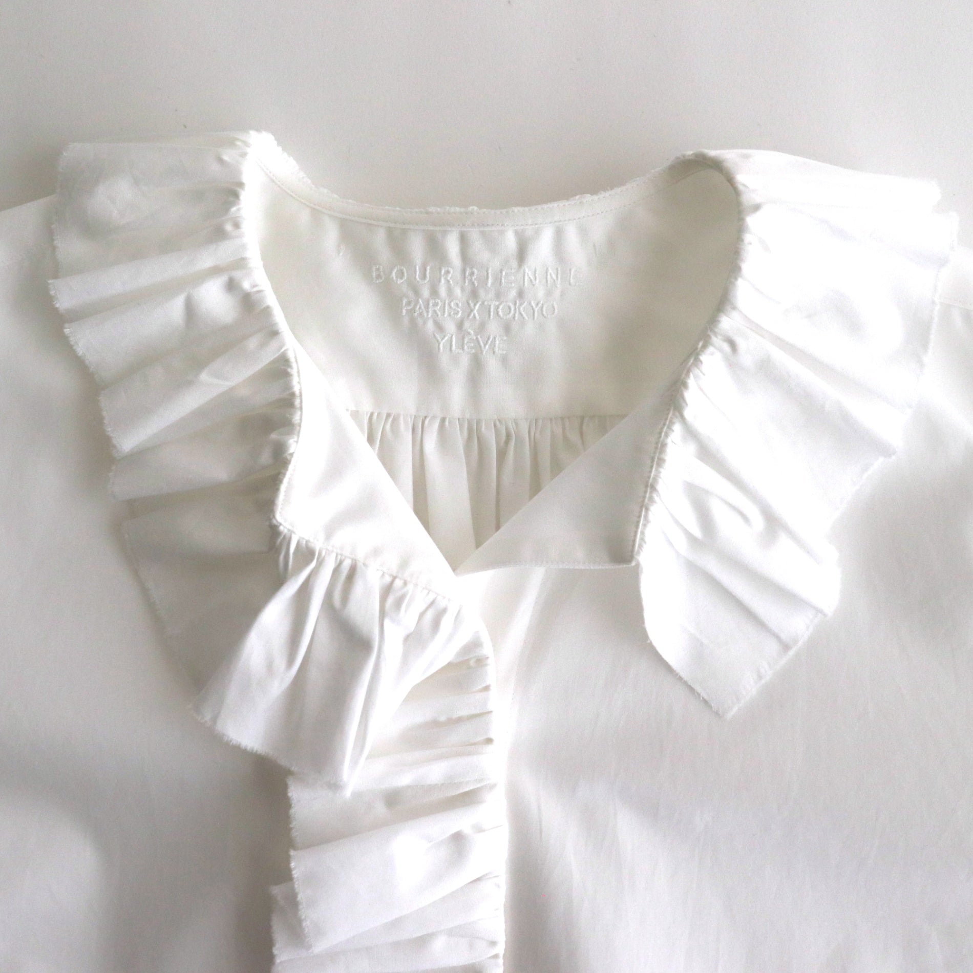 BOURRIENNE COTTON TYPEWRITER RUFFLE BL / NAMI #WHITE [16851 50110]