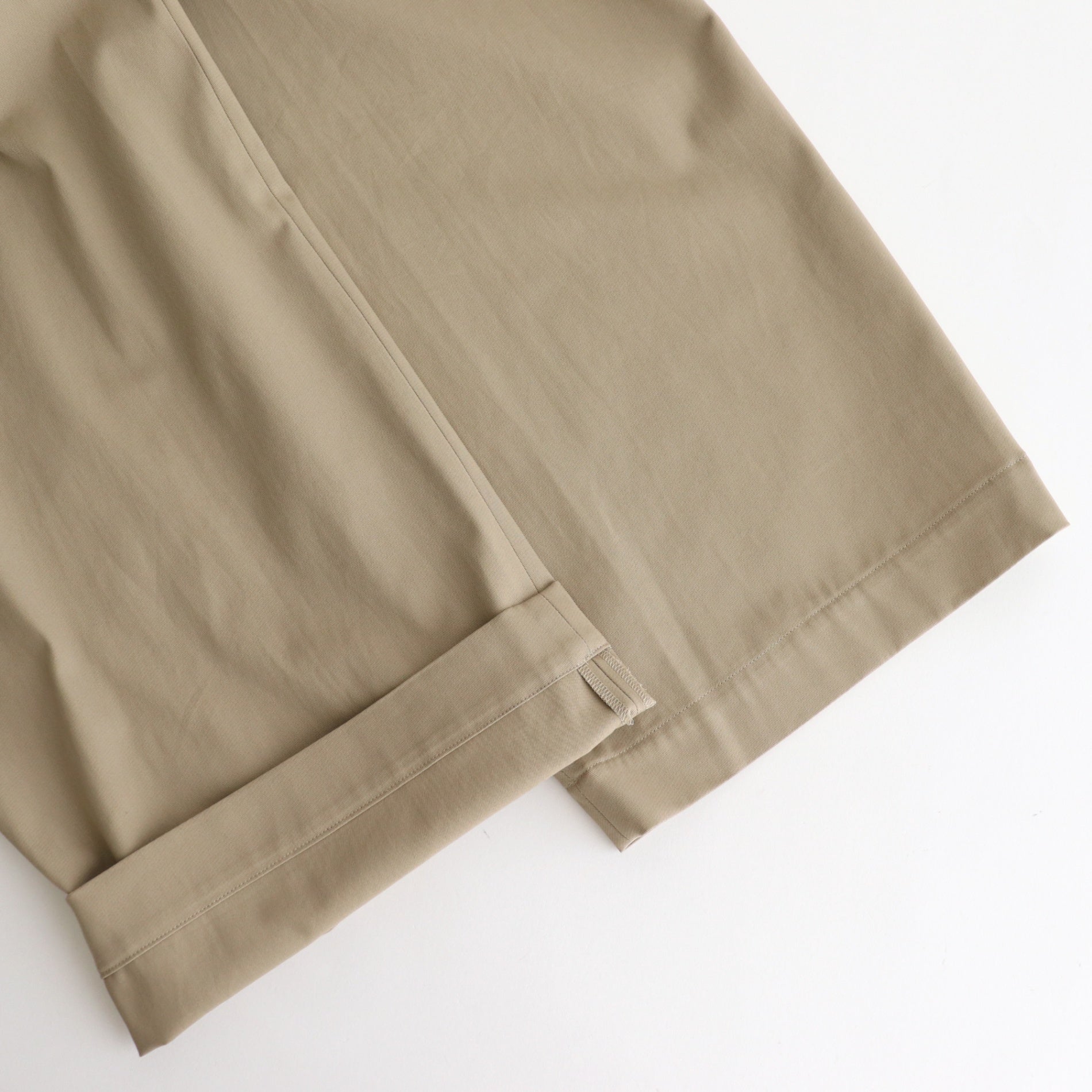 TRIPLE PLEATED EASY TROUSERS #KHAKI [A25A05PT03C]