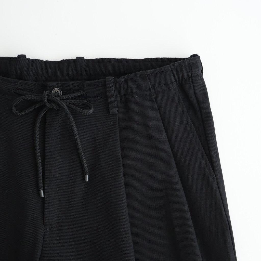 DOUBLE PLEATED EASY TROUSERS #BLACK [A26A93PT02C]