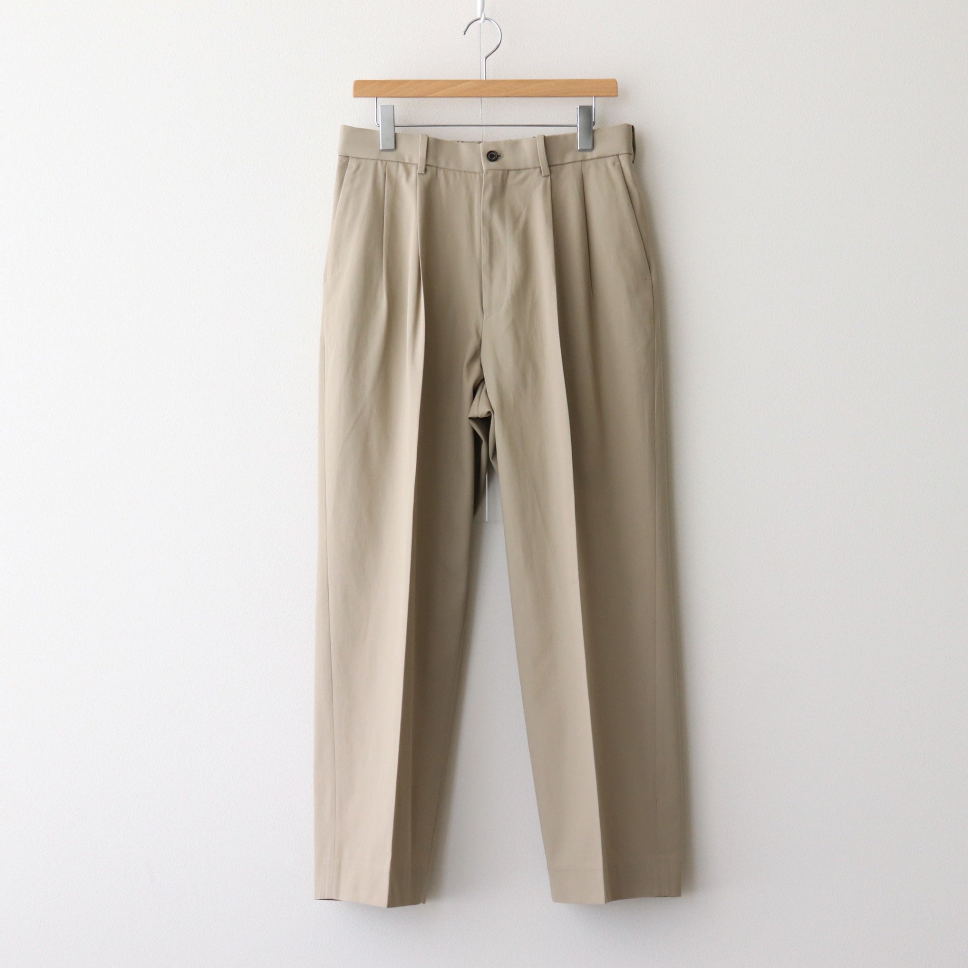 CLASSIC FIT DOUBLE PLEATED TROUSERS #KHAKI [A25A05PT01C]