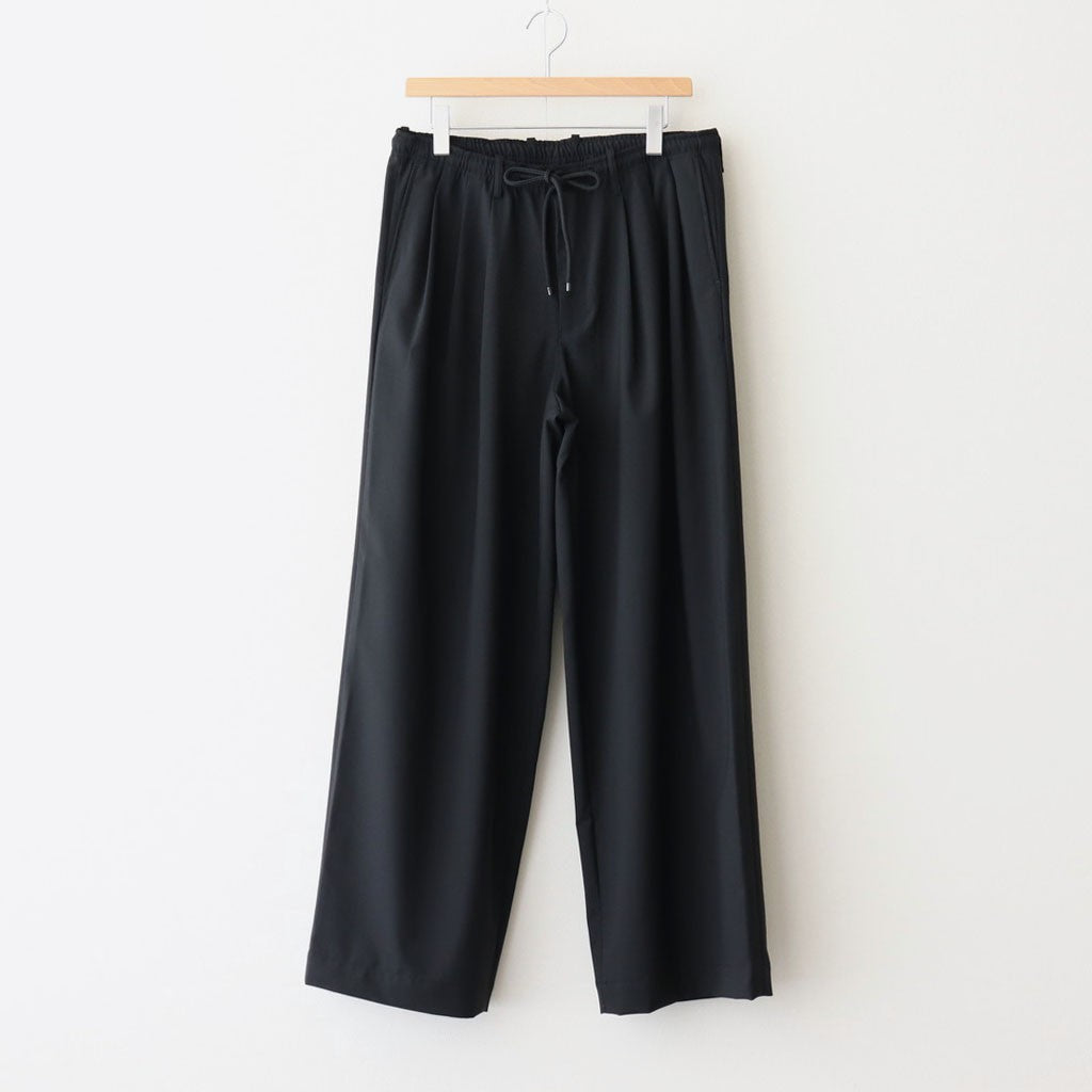 TRIPLE PLEATED EASY TROUSERS #BLACK [A25B03PT01C]