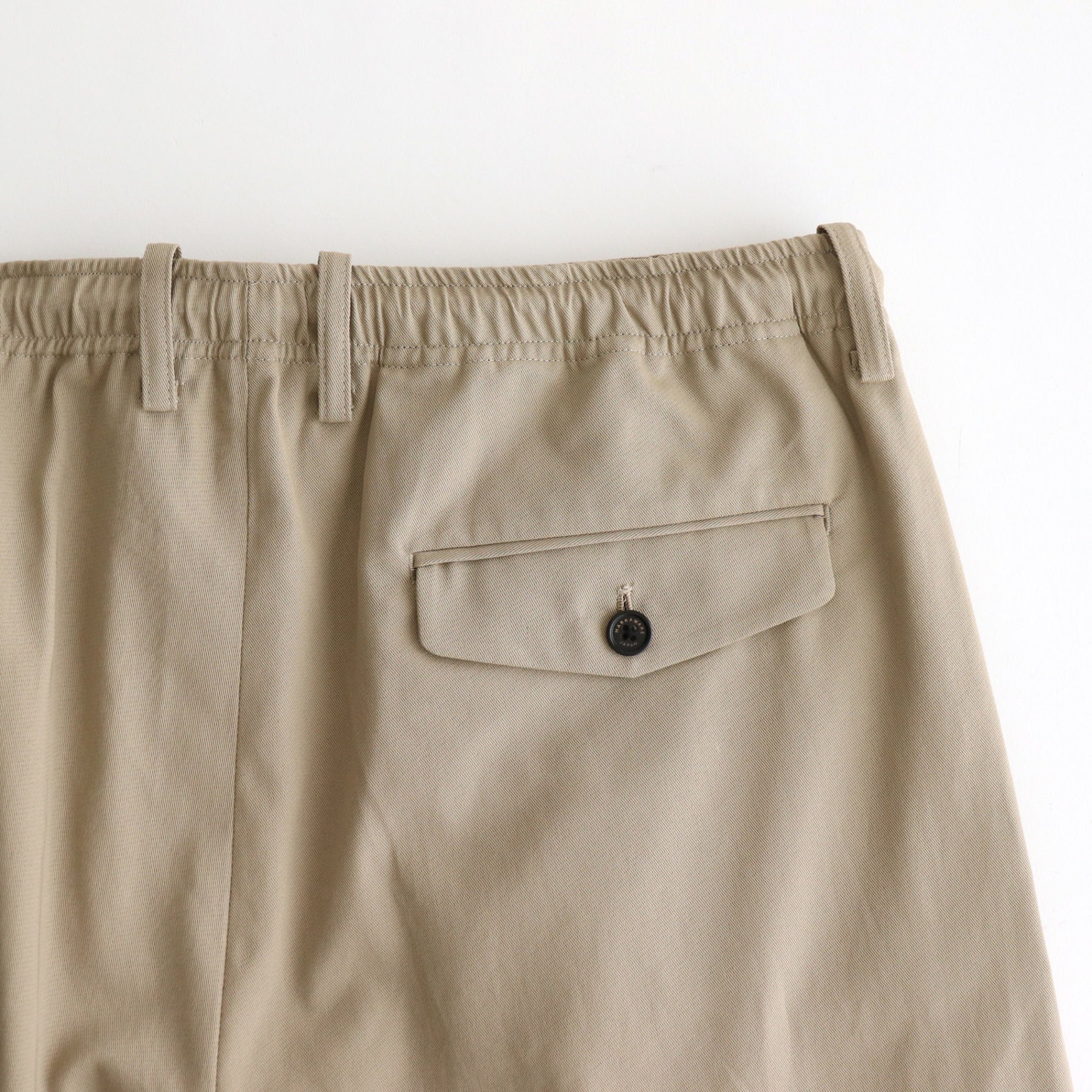 TRIPLE PLEATED EASY TROUSERS #KHAKI [A25A05PT03C]