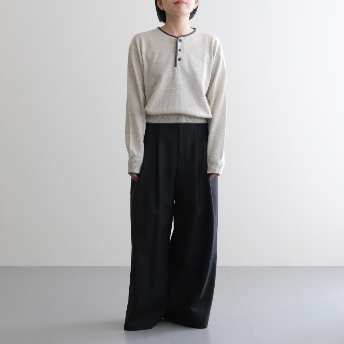 Cashmere Henleyneck - Diffusion Exclusive #Lt.Gray×Charcoal [NEP-AW2520B]
