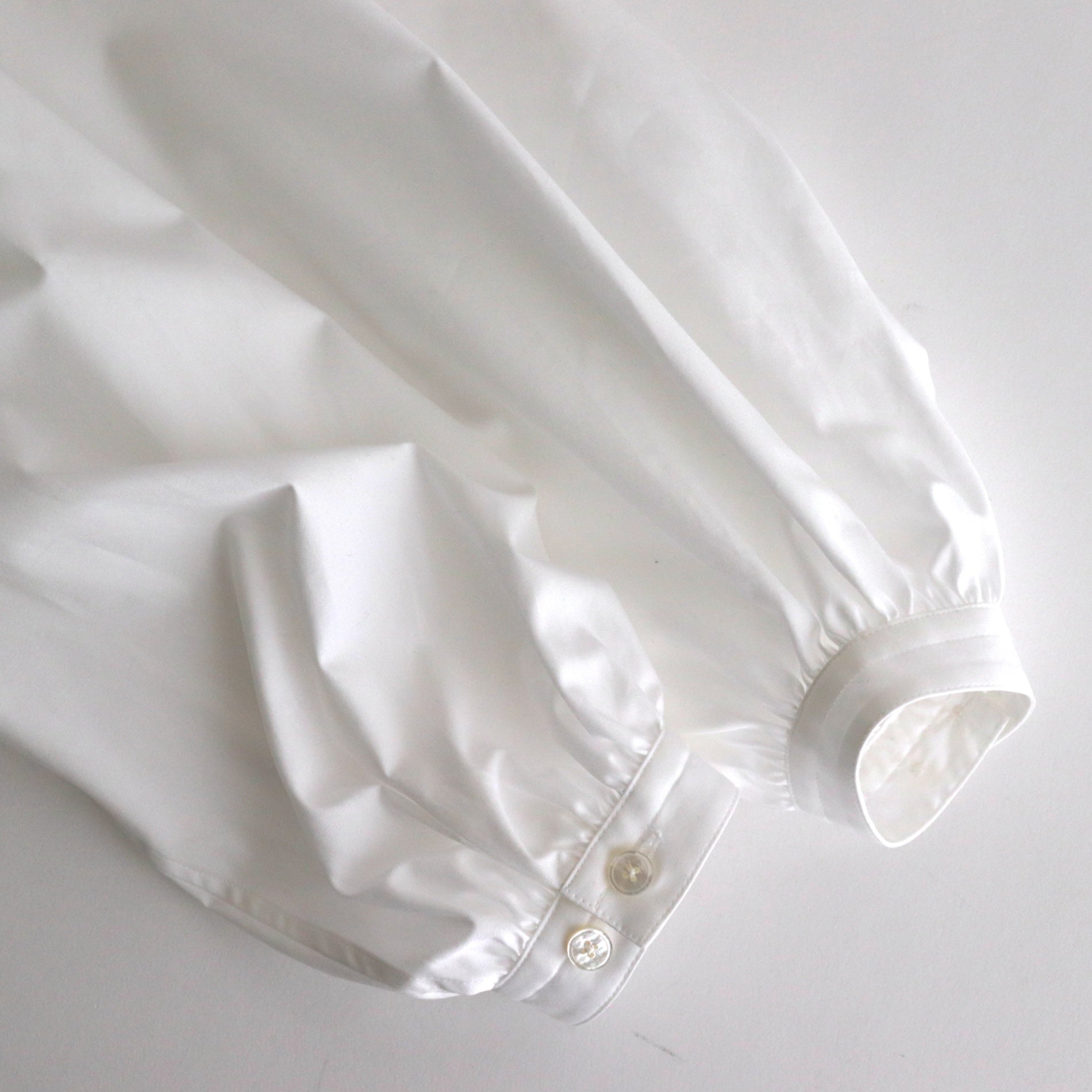 BOURRIENNE COTTON TYPEWRITER RUFFLE BL / NAMI #WHITE [16851 50110]