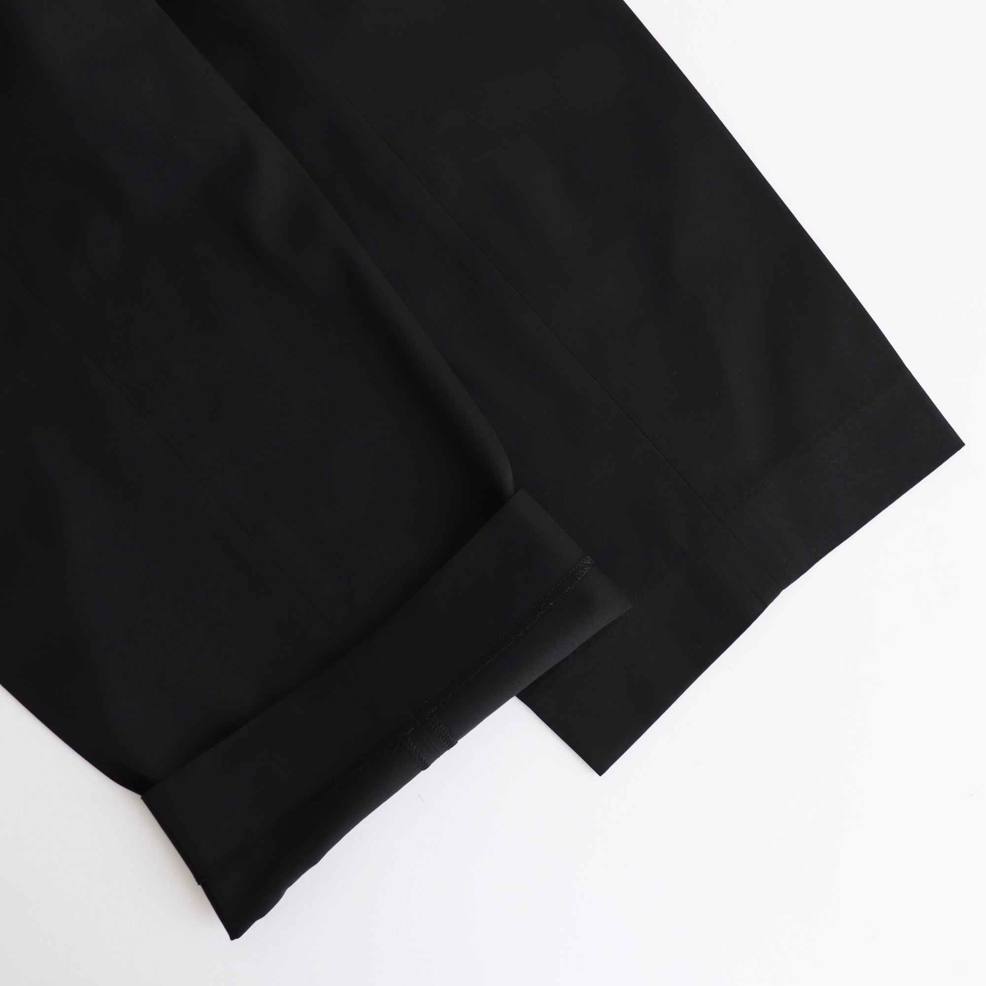 CLASSIC FIT DOUBLE PLEATED TROUSERS #BLACK [A25A05PT01C]