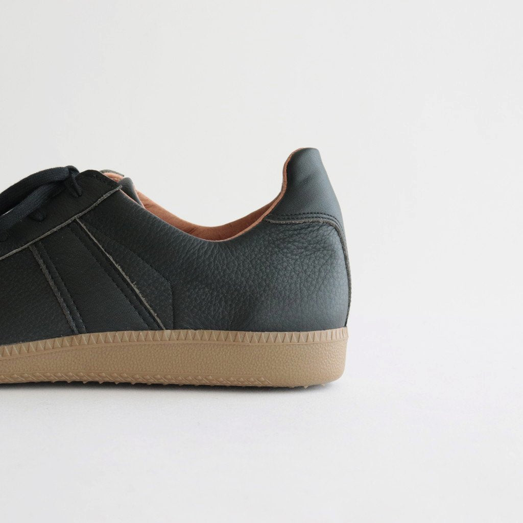 GERMAN MILITARY TRAINER #BLACK [1700L]