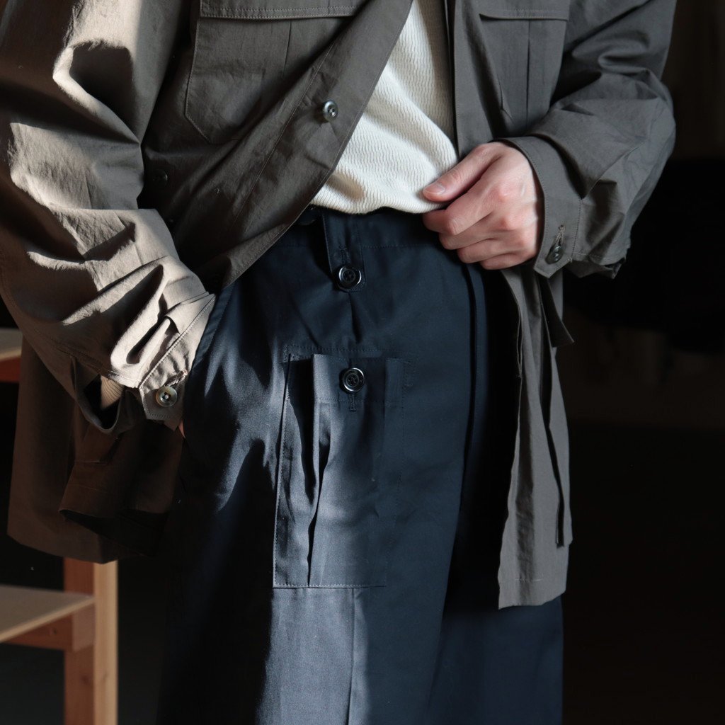 GABARDINE COMBAT TROUSERS #NAVY [9031-1401] _ Caledoor | カレドアー – Diffusion